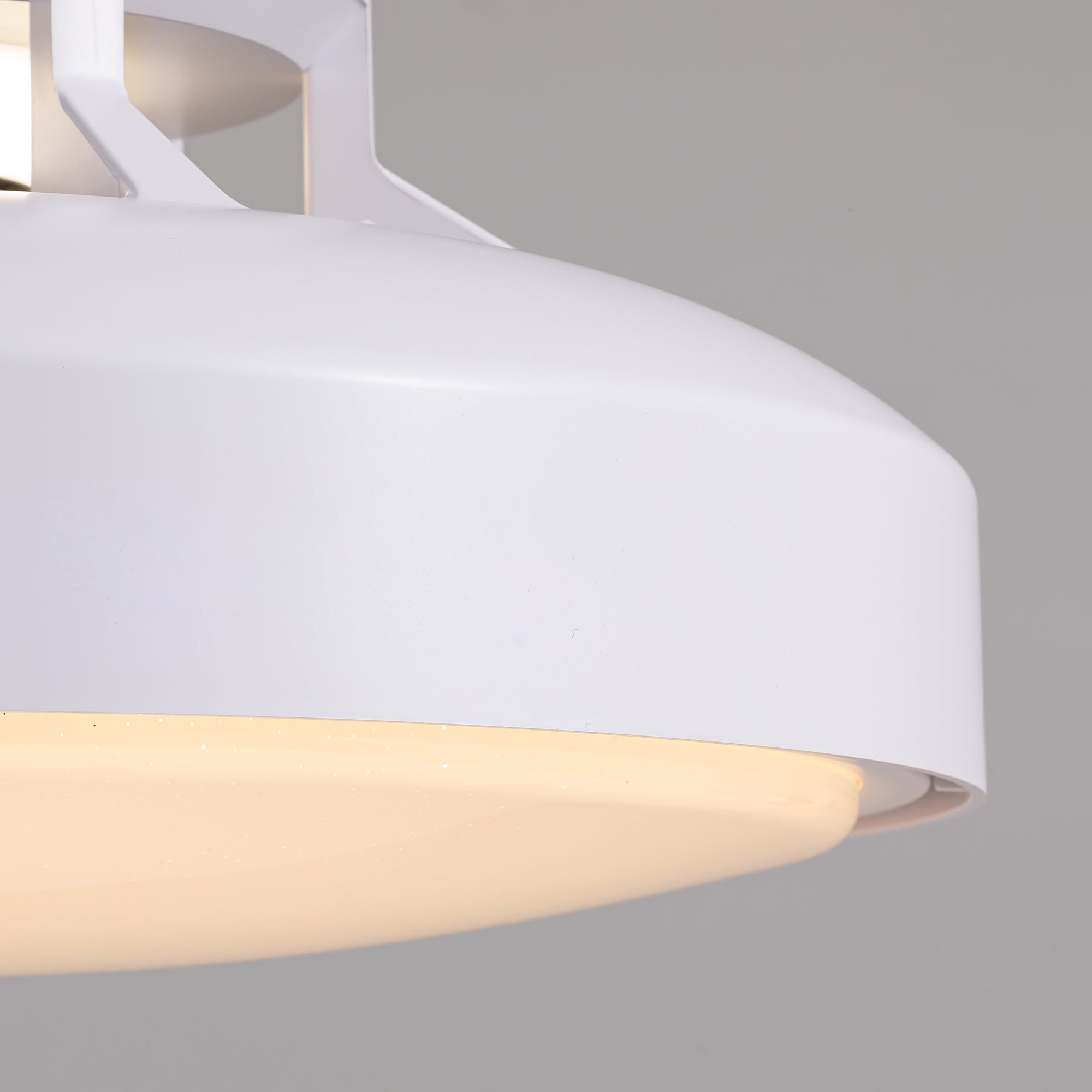 18.9" Modern low profile Ceiling Fan with 4500lm LED Light, Remote Control and Quiet DC Motor for Bedroom